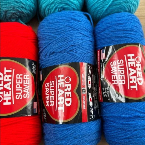 New Red Heart Super Saver Yarn Lot of 9 Skeins 7oz Each Red, Turquoise And Blue - Picture 3 of 6